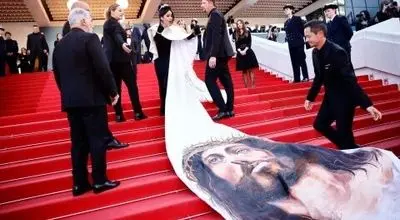 پوشیدن لباس‌های برهنه در جشنواره کن ممنوع شد
