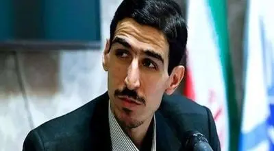 حمله تند مالک شریعتی به شمخانی: این کشتی‌ها از کجا آمده؟
