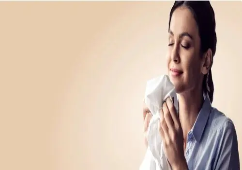 بهترین ترفند جالب ماندگاری بوی عطر و ادکلن