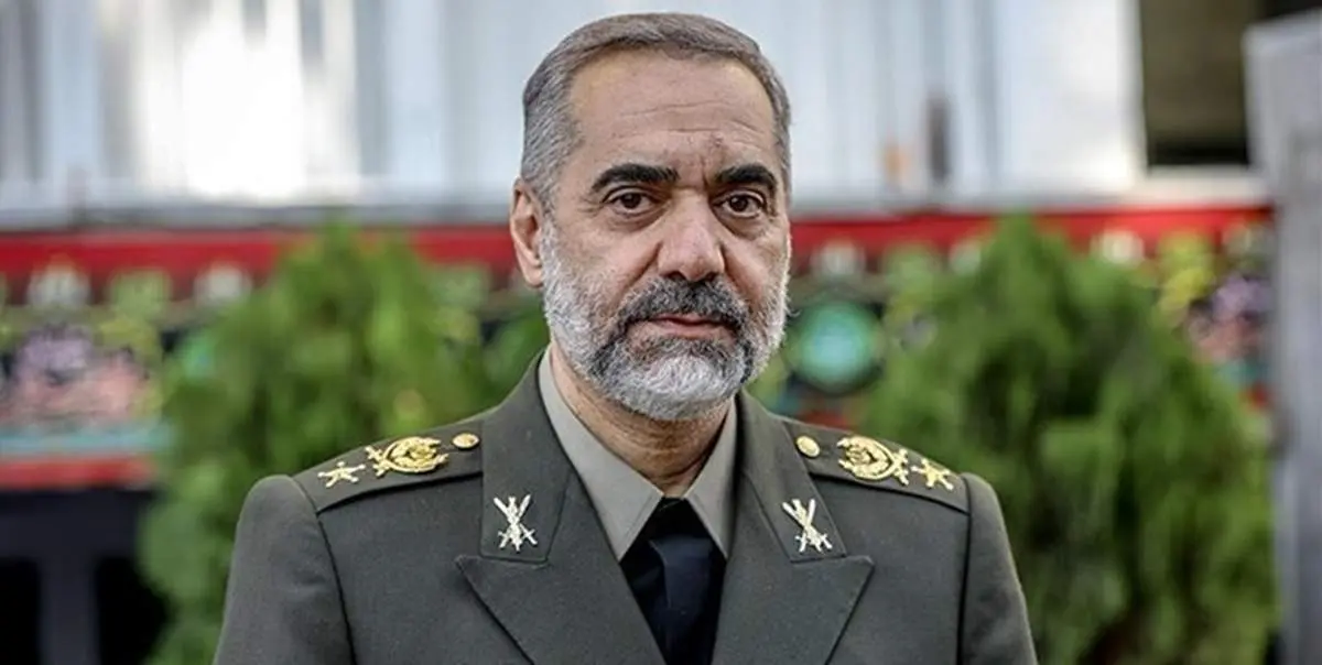 وزیر دفاع: فروند دوم هواپیمای سیمرغ در حال آماده شدن است+ فیلم