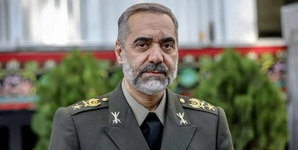 وزیر دفاع: فروند دوم هواپیمای سیمرغ در حال آماده شدن است+ فیلم