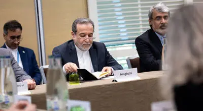 وزیر خارجه ایران تأیید کرد: فعلاً مذاکره مستقیم با آمریکا ممکن نیست