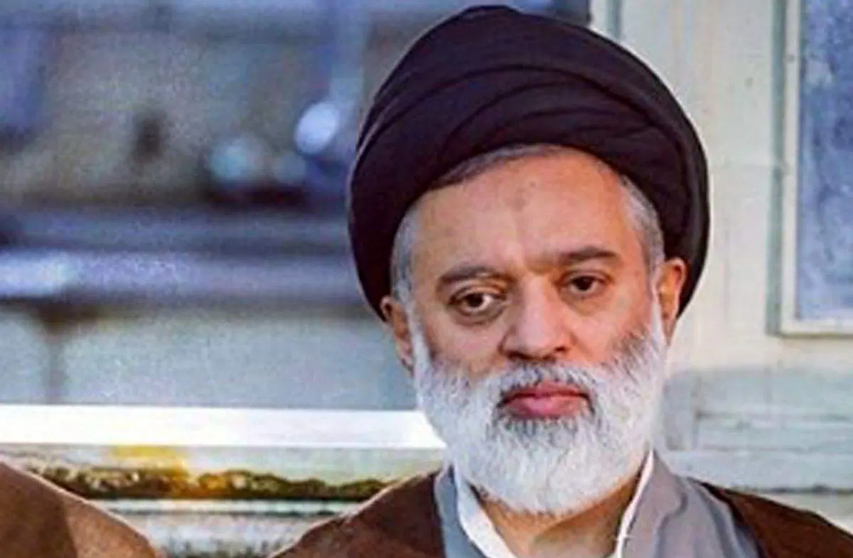 خادمی فرزند رهبر انقلاب در چایخانه رضوی+ فیلم