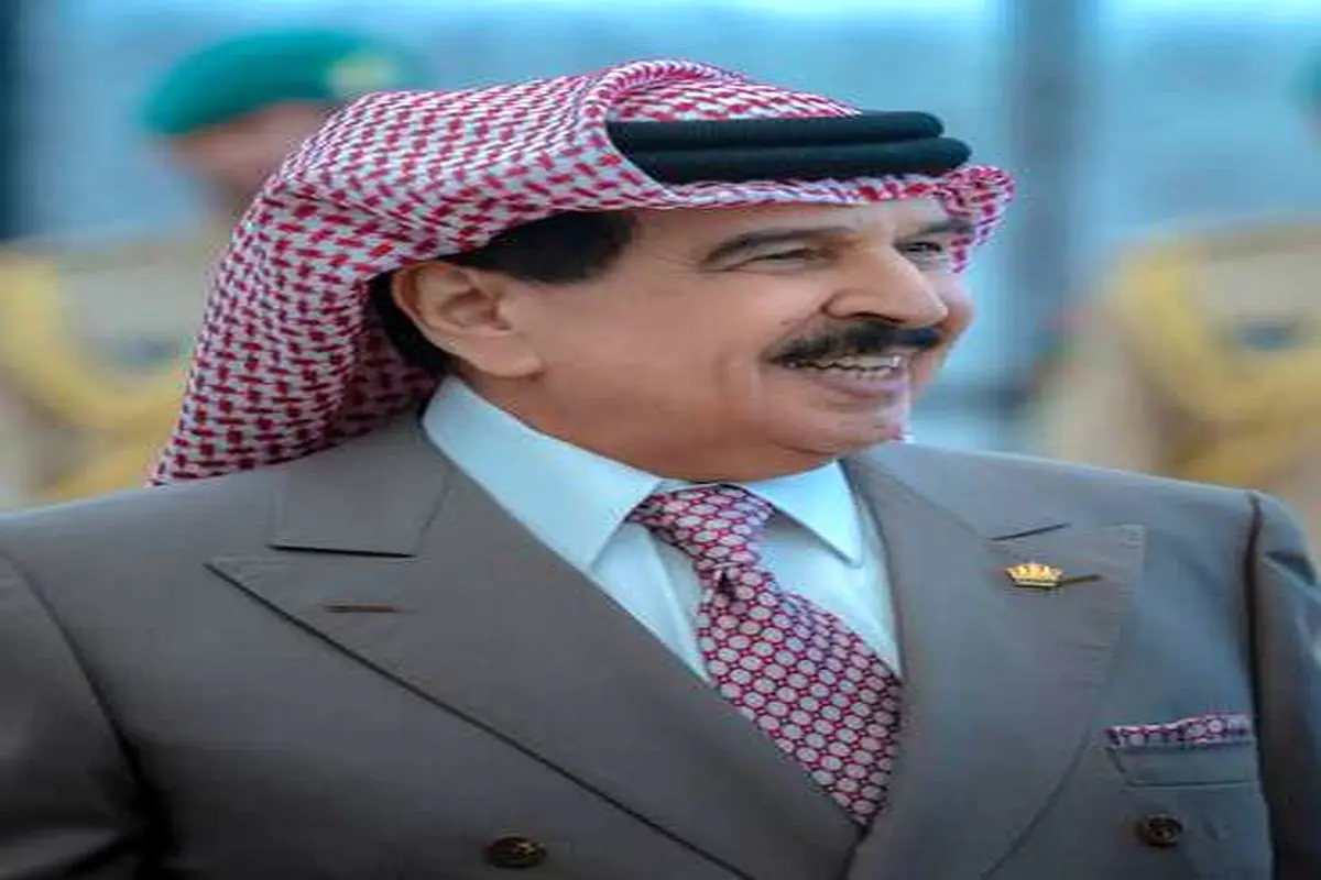 کتوشلوار و چفیه پادشاه بحرین در بریتانیا/عکس