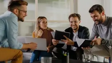 چطور یک آژانس تبلیغاتی حرفه‌ای پیدا کنیم؟ راهنمای جامع برای کسب‌وکارها