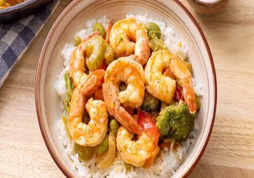 طرز تهیه لذیذترین دونات‌های پاییزی با طعم سیب + عکس