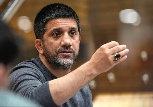 دبیر: آن رییس فاسد فدراسیون کشتی بگوید مدال قهرمانان چه شد!