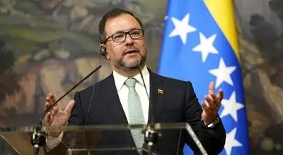 حمایت وزیر خارجه ونزوئلا از مادورو: همچنان رئیس‌جمهور است
