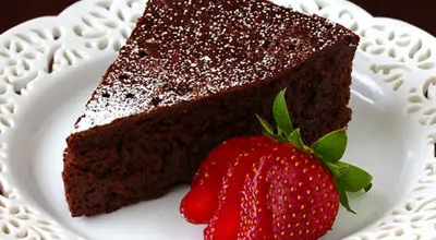 طرز تهیه کیک خیس شکلاتی خانگی خوشمزه 