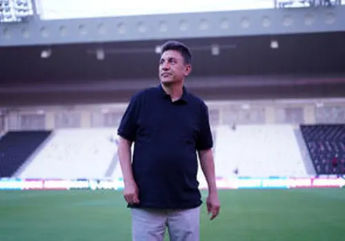 مهدی قایدی دست به عصا شد!/عکس