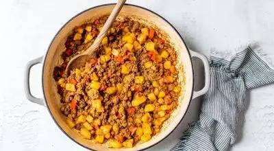 روش تهیه خوراک سیب زمینی خوش طعم در ۳۰ دقیقه 