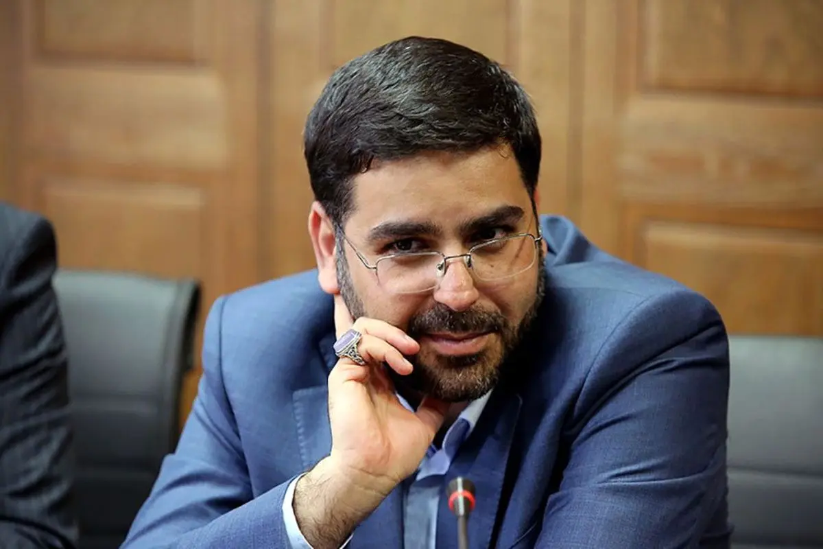 واکنش مشاور عراقچی به خبرسازی درباره پرواز وزیر خارجه