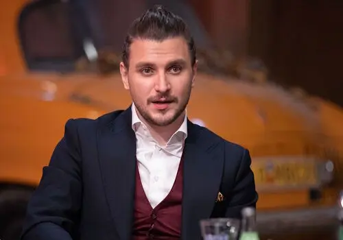 عکس جدید و متفاوت از دارا حیایی با تم سیاه و سفید