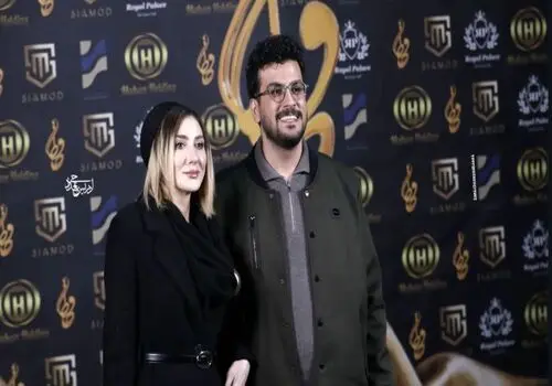 لباس متفاوت و خاص همسر امید معلم در جشن حافظ