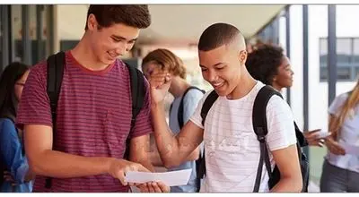 ایا گرایش نوجوان ها به هم سن سالان خود یک نوع خود شناسی است ؟ 