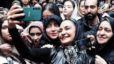 استقبال گرم قمی‌ها از مریلا زارعی