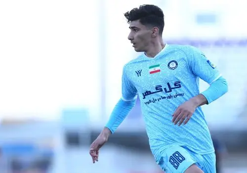 عارف آقاسی استقلالی شد