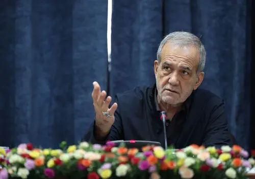 پزشکیان: من یک دهاتی بودم که رئیس‌جمهور شدم+ فیلم
