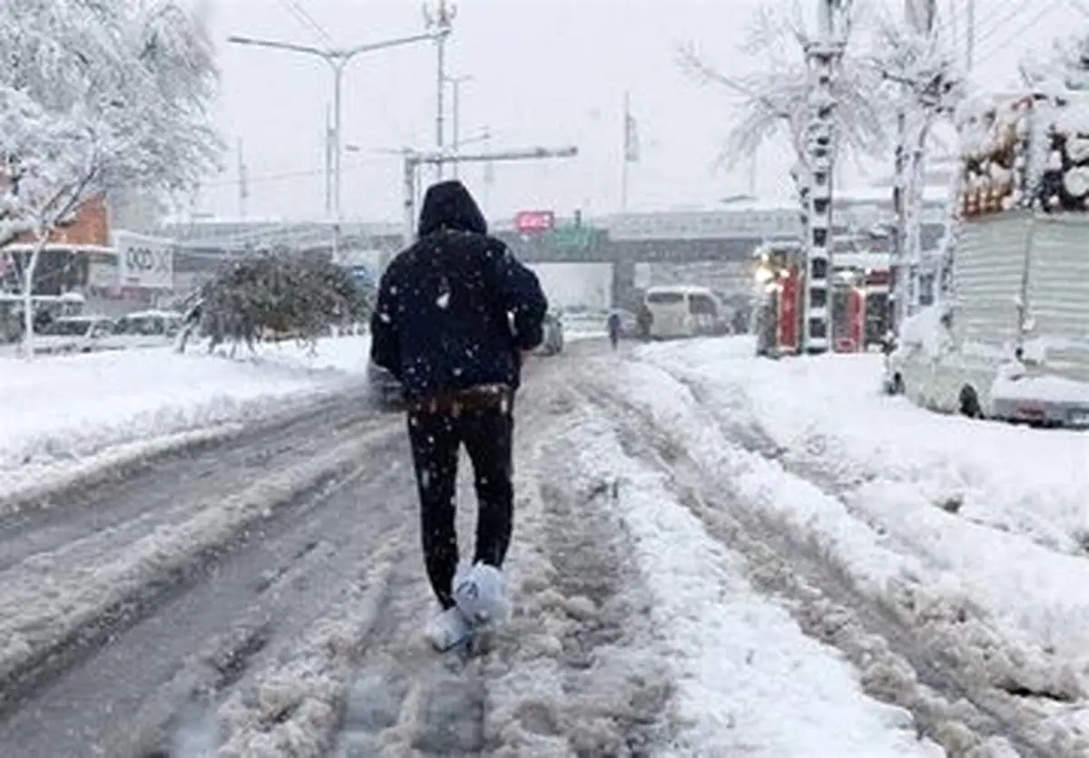 در این گرمای هوا در همدان برف بارید!