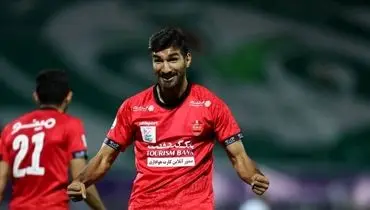 مهاجم مورد علاقه کریم باقری در راه پرسپولیس