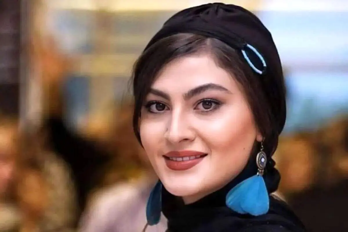 نگاهی به پوشش خاص مریم مومن در مراسم تقدیر از عکاسان سینما!