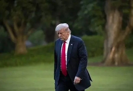 ترامپ از موضع خود عقب نشینی کرد + عکس