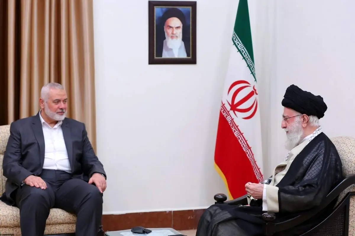 رهبر انقلاب: جمهوری اسلامی در موضوع حمایت از فلسطین هیچ تردیدی به خود راه نخواهد داد