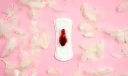 همه چیز درباره لکه‌بینی‌های مشکوک؛ از بارداری تا هشدار پزشکی