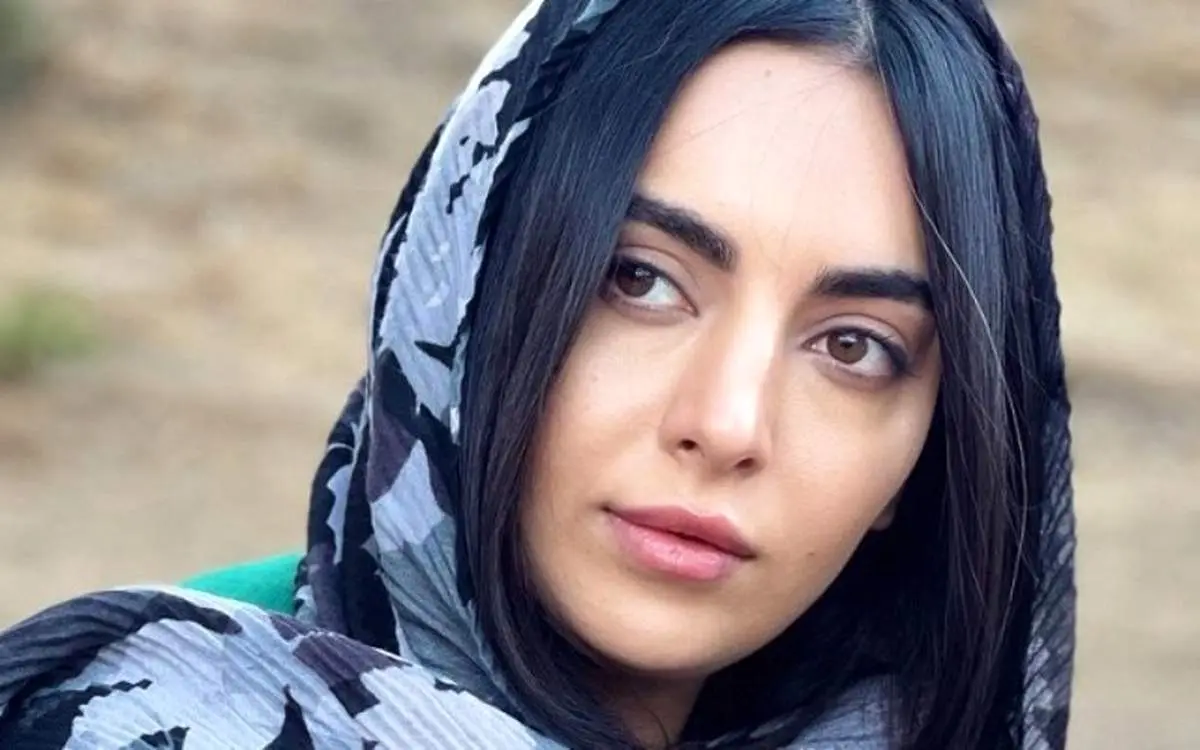 استایل شیک مهشید جوادی در اکران یک فیلم+ عکس