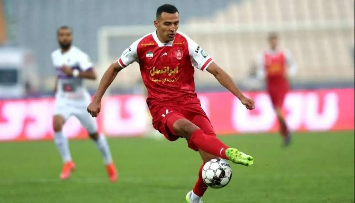 مهاجم جنجالی پرسپولیس را ترک کرد!
