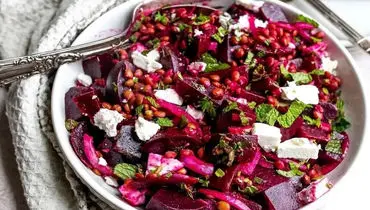 جشن رنگ‌ها و مزه‌ها در سالاد پاییزی با سس انار و گردو