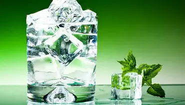 چرا نوشیدن آب یخ در تابستان واقعا خطرناک است؟ 