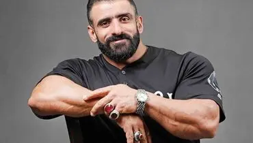 هادی چوپان با گردنبند خاص به پدیده‌های فوتبال ایران رسید/ کاپیتان سابق استقلال در آغوش گرگ پارسی +عکس 