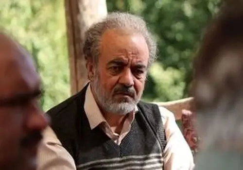 عکس‌های داغِ «نازارِ» سریال نون خ با تیپی ساده و مینیمال