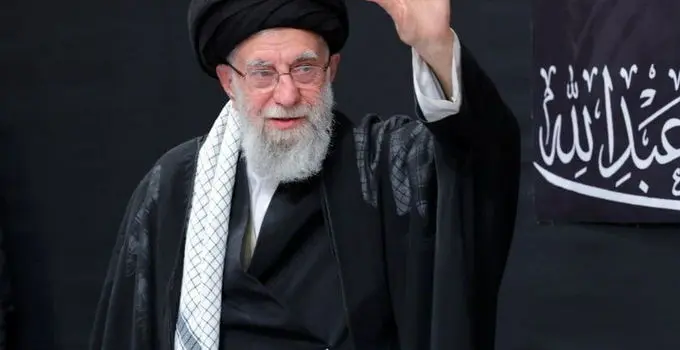 رهبر معظم انقلاب به شهادت رسیدند