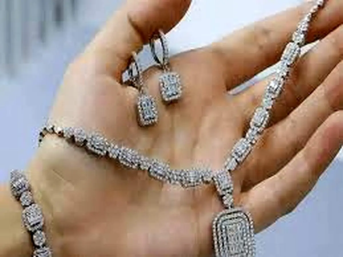 هرج و مرج در بازار نقره: نبود تابلوی رسمی، میدان را به فرصت‌طلبان داد.
