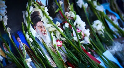 پوستر جدید وداع مردم ایران عزیز با آقای شهید ایران منتشر شد + عکس