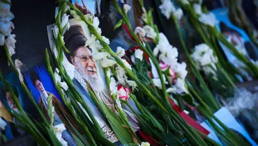 پوستر جدید وداع مردم ایران عزیز با آقای شهید ایران منتشر شد + عکس