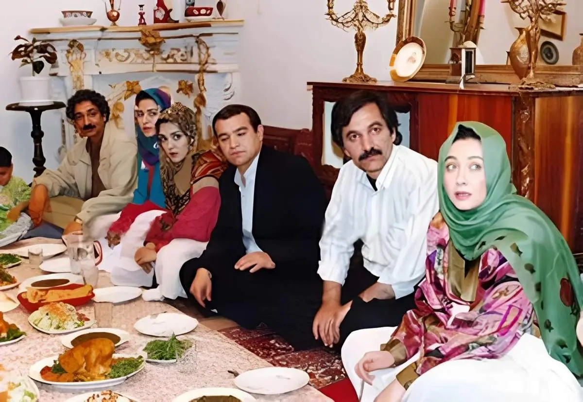 نوستالژی سینما: عکس‌هایی صمیمی از پشت صحنه سریال پدرسالار!