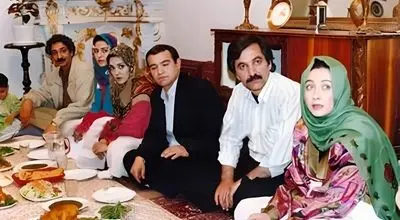 نوستالژی سینما: عکس‌هایی صمیمی از پشت صحنه سریال پدرسالار!