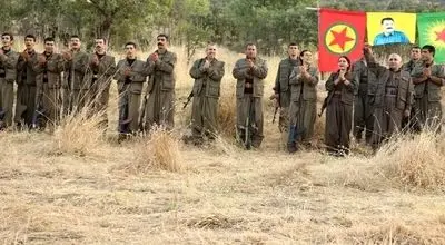جشن و پایکوبی مردم دیاربکر ترکیه در پی انحلال پ ک ک + فیلم