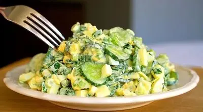 طرز تهیه سالاد آلمانی؛ گزینه‌ای مناسب برای پذیرایی در مراسم‌های رسمی+ فیلم