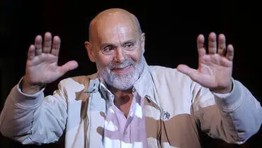 نوه جمشید هاشم پور در آغوش پدربزرگ + عکس

