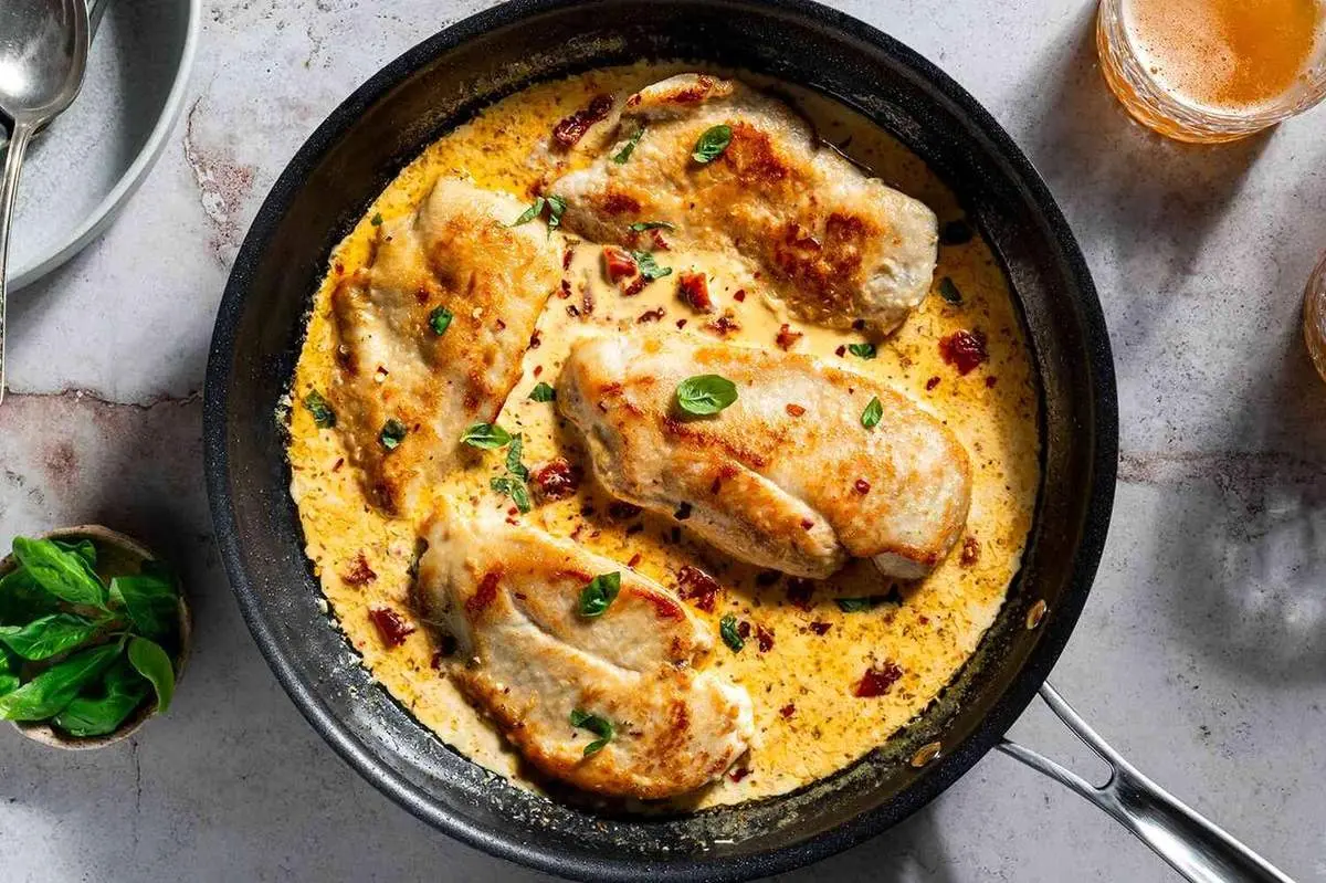 تهیه سینه مرغ با سس عسل و سویا ؛ به این دستور پخت سینه مرغ معتاد میشوید!