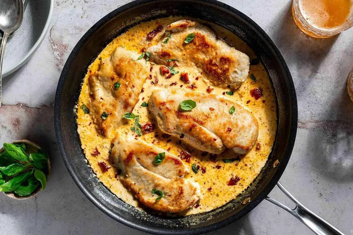تهیه سینه مرغ با سس عسل و سویا ؛ به این دستور پخت سینه مرغ معتاد می‌شوید!
