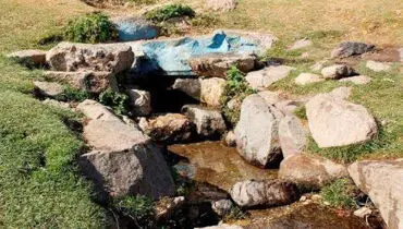 چشمه ملک همدان: گوهری طبیعی در دل الوند