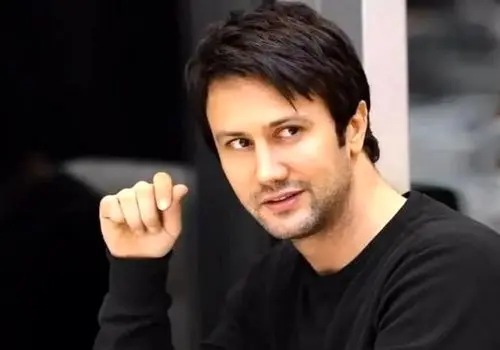 سلفی «شاهرخ استخری» با خواهرش؛ دهه 90