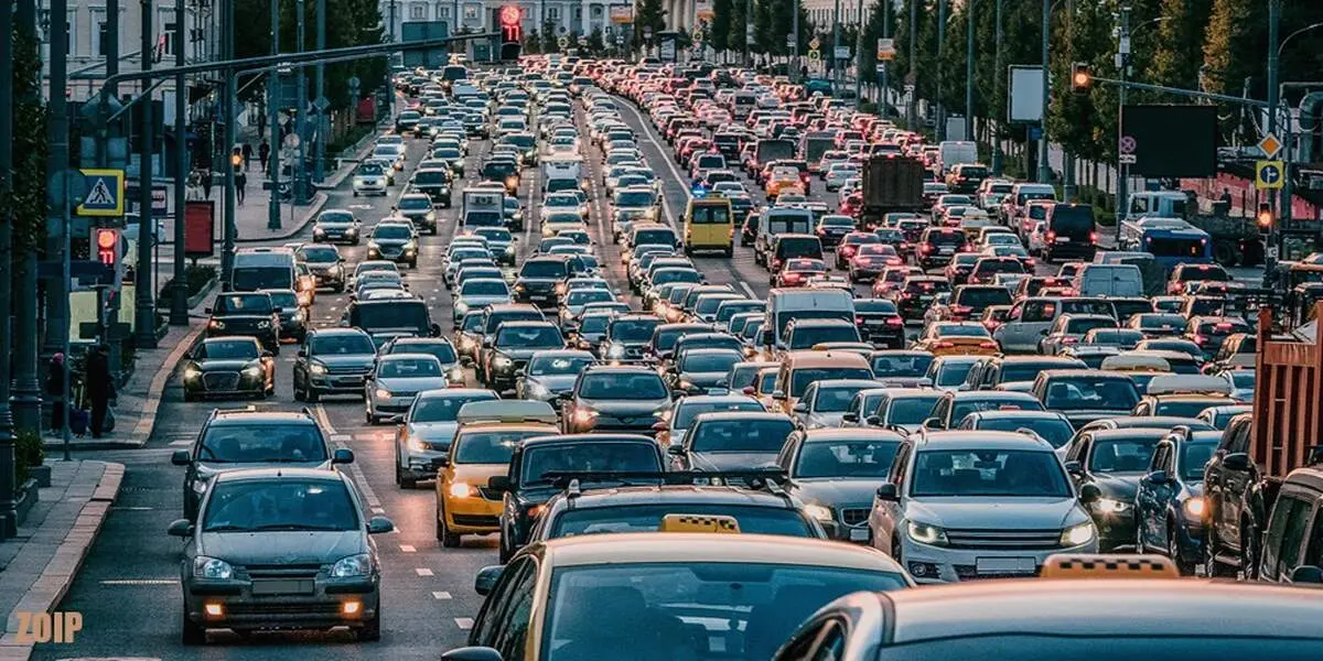 گزارش تازه از ترافیک تهران؛ تردد سنگین در معابر و بزرگراه‌های اصلی پایتخت