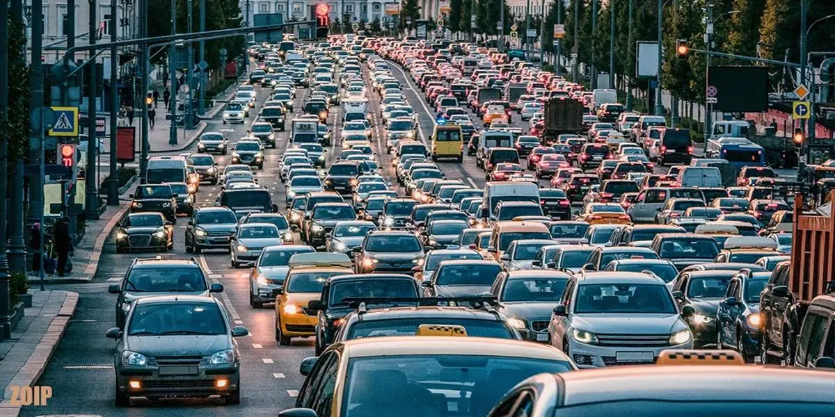 گزارش تازه از ترافیک تهران؛ تردد سنگین در معابر و بزرگراه‌های اصلی پایتخت