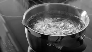 ۵ راهکار ساده برای جلوگیری از سیاه شدن کف قابلمه

